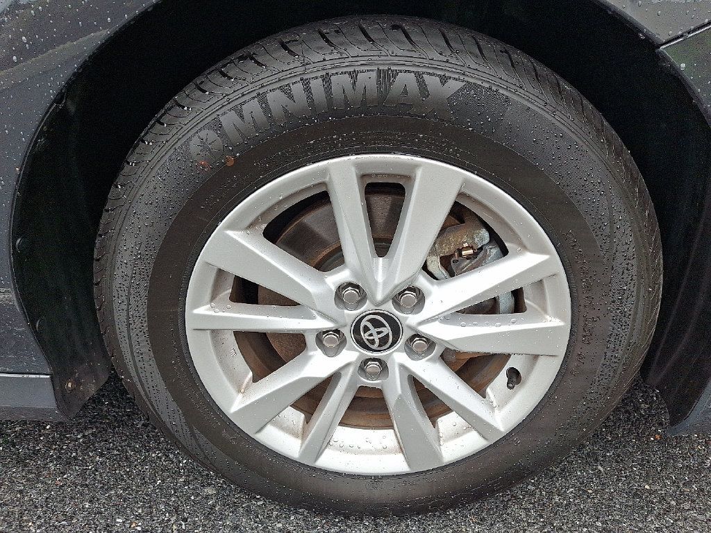 Used 2025 Toyota Camry LE FWD image 8