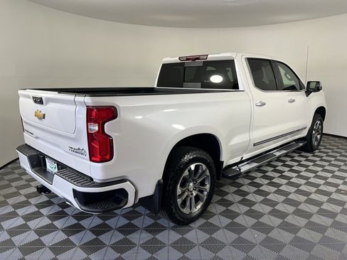 Used 2025 Chevrolet Silverado 1500 High Country w/ Technology Package image 10