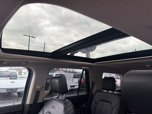 Used 2019 Ford Expedition Platinum image 9