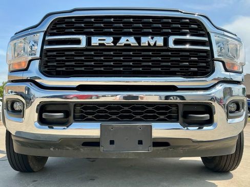 Used 2022 RAM 4500 SLT w/ Quick Order Package 2YG SLT AWD/4WD image 9