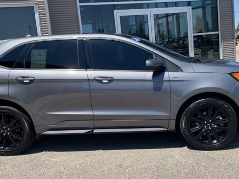 Certified 2024 Ford Edge ST-Line AWD/4WD image 3