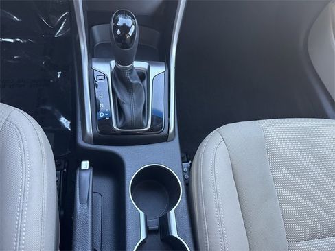 Used 2016 Hyundai Elantra GT image 16