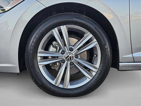 Used 2024 Volkswagen Jetta SE image 22