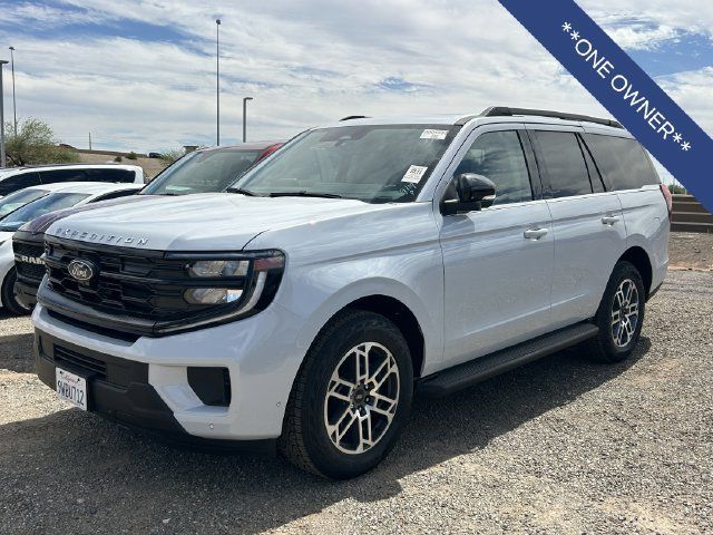 Used 2025 Ford Expedition Active AWD/4WD image 3