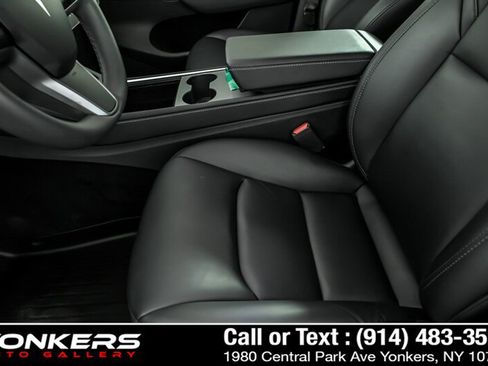 Used 2022 Tesla Model Y Performance AWD/4WD image 11