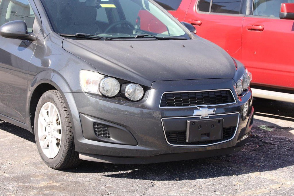Used 2015 Chevrolet Sonic LT w/ Fun and Sun Package FWD image 2