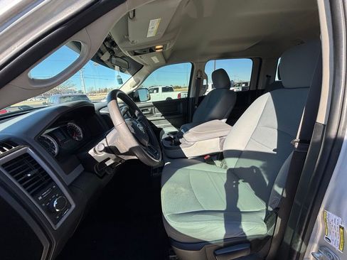 Used 2018 RAM 2500 Tradesman w/ Chrome Appearance Group image 18