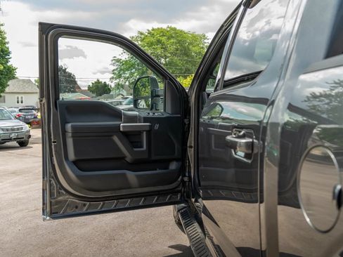 Used 2017 Ford F150 4x4 SuperCrew image 13
