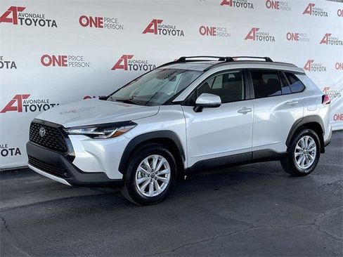 Certified 2022 Toyota Corolla Cross LE AWD/4WD image 7
