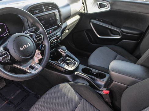 Used 2023 Kia Soul LX w/ Option Group 015 image 18