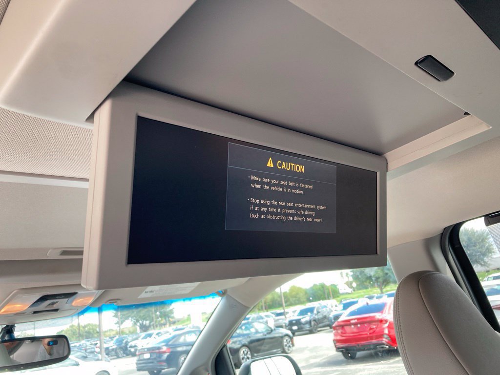 Used 2015 Toyota Sienna XLE Premium FWD image 11