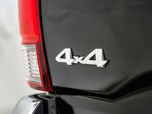 Used 2019 Toyota Tacoma SR5 image 8