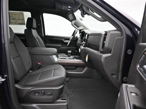 New 2026 GMC Sierra 1500 SLT w/ SLT Premium Package image 11