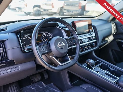 Used 2022 Nissan Pathfinder SV w/ SV Black Package FWD image 14