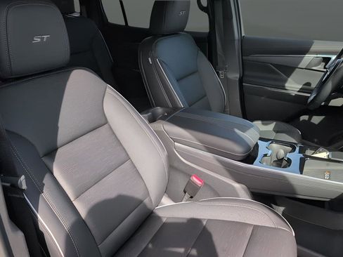 Used 2025 Buick Enclave Sport Touring image 31