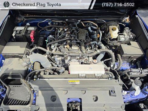 Certified 2025 Toyota Tacoma SR5 AWD/4WD image 12