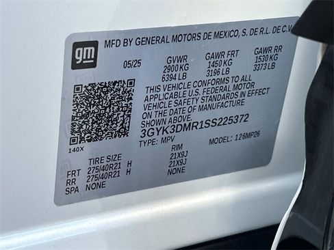 Used 2025 Cadillac Optiq Luxury 2 image 18