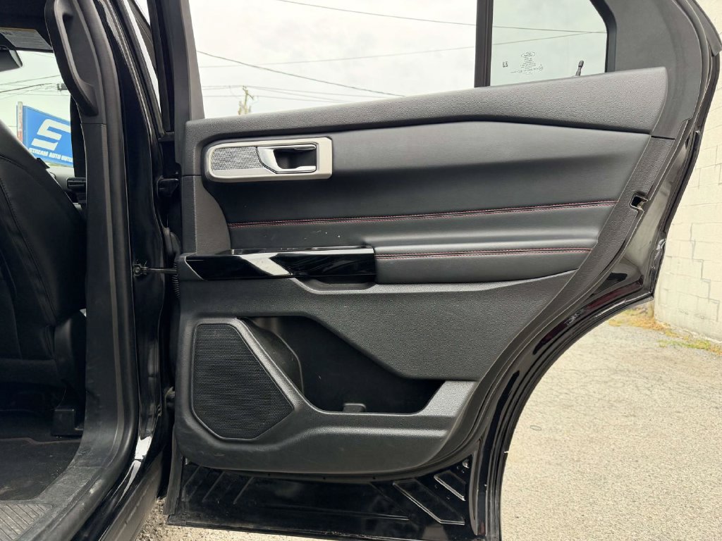 Used 2022 Ford Explorer ST-Line AWD/4WD image 17