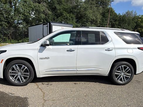 Used 2023 Chevrolet Traverse High Country FWD image 8