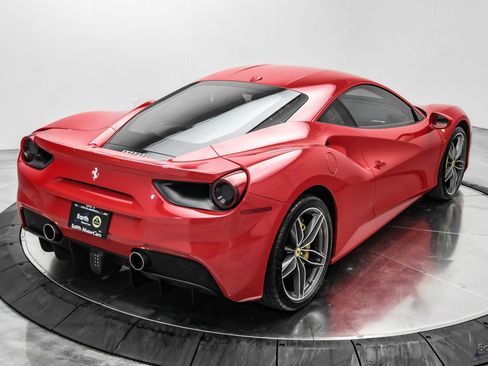Used 2017 Ferrari 488 GTB RWD image 21