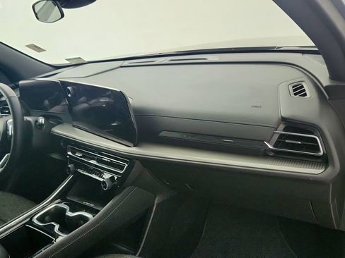 Certified 2025 Chevrolet Traverse LT w/ Driver Confidence Package image 31