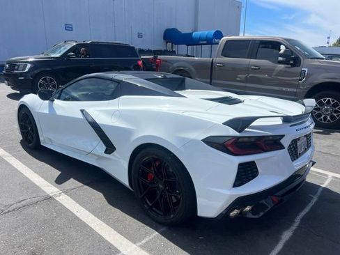 Used 2022 Chevrolet Corvette Stingray Premium Conv w/ Z51 Performance Package RWD image 8