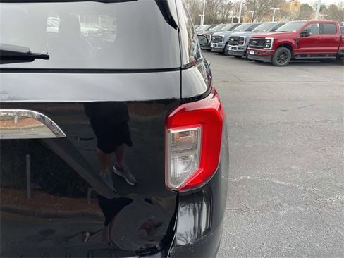 Used 2020 Ford Explorer XLT w/ Equipment Group 202A image 35