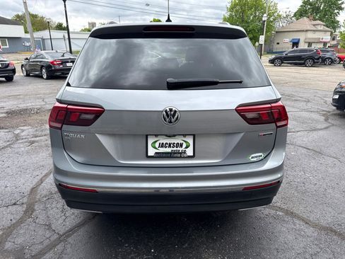 Used 2021 Volkswagen Tiguan SE w/ Panoramic Sunroof Package AWD/4WD image 4