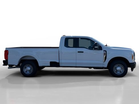 New 2026 Ford F250 XL w/ XL Driver Assist Package RWD image 6