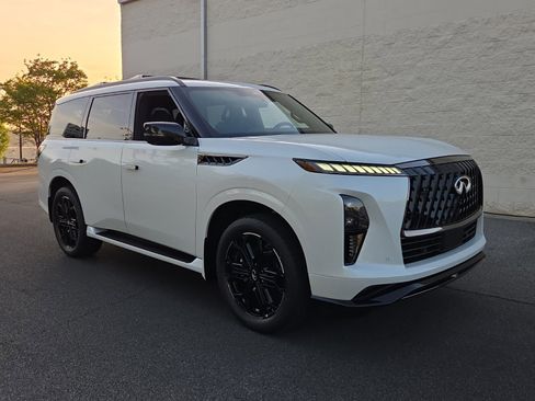 New 2026 INFINITI QX80 4WD w/ Sport Exterior Package image 4