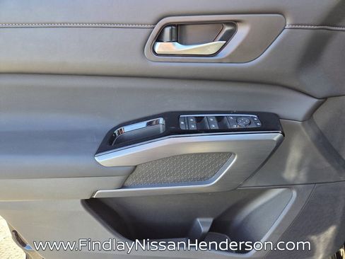 New 2026 Nissan Pathfinder SL AWD/4WD image 13