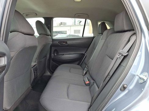 Used 2025 Toyota Corolla Cross LE image 29