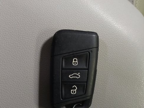 Used 2019 Volkswagen Jetta SEL Premium FWD image 32