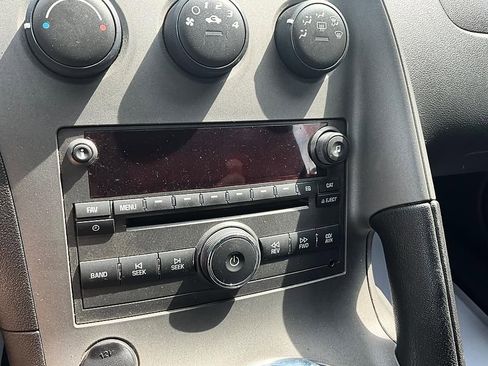 Used 2008 Pontiac Solstice Convertible RWD image 18