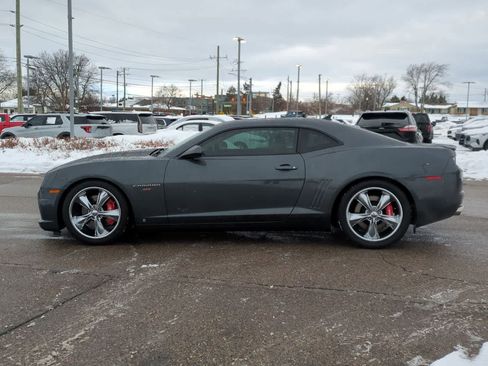 Used 2010 Chevrolet Camaro SS w/ RS Package image 5