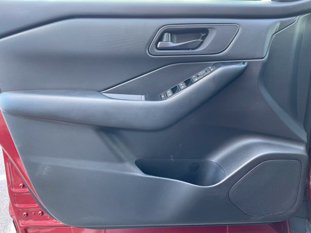 Used 2024 Nissan Rogue S AWD/4WD image 9