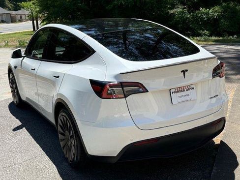Used 2021 Tesla Model Y Long Range AWD/4WD image 22