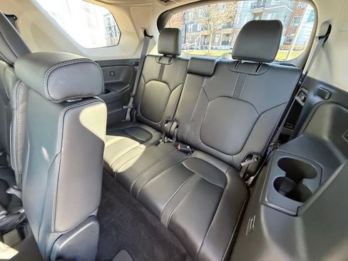 Used 2025 Honda Pilot EX-L image 32