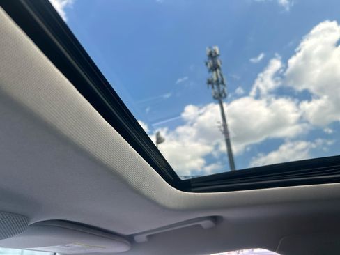Used 2016 Ford Fusion SE FWD image 19