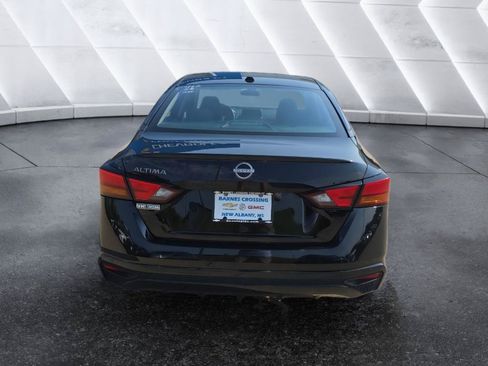 Used 2025 Nissan Altima 2.5 SV FWD image 6