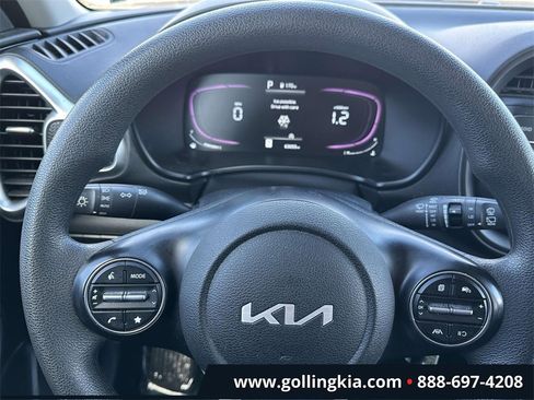 Used 2023 Kia Soul LX w/ LX Technology Package image 17