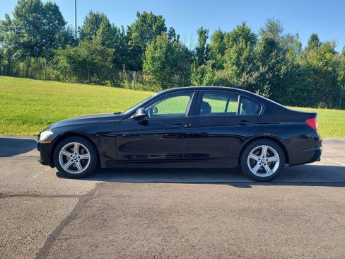Used 2013 BMW 320i xDrive Sedan AWD/4WD image 5