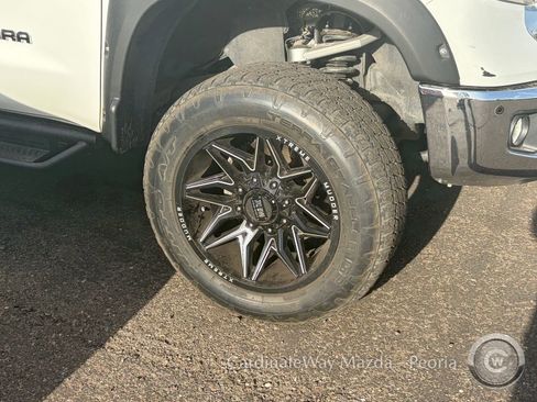 Used 2016 Toyota Tundra SR5 w/ SR5 Upgrade Package image 9