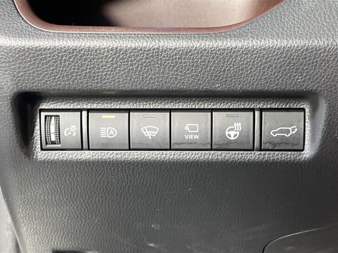 Used 2022 Toyota RAV4 Limited AWD/4WD image 10