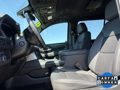 Used 2023 Chevrolet Suburban LT w/ Luxury Package AWD/4WD image 3