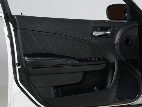 Used 2019 Dodge Charger SXT image 23