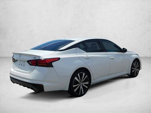 Used 2020 Nissan Altima 2.5 SR w/ Premium Package FWD image 5