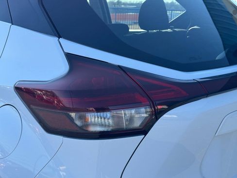 Used 2023 Nissan Kicks SV FWD image 48
