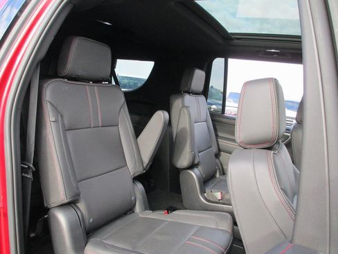 Used 2023 Chevrolet Suburban RST w/ Luxury Package image 23