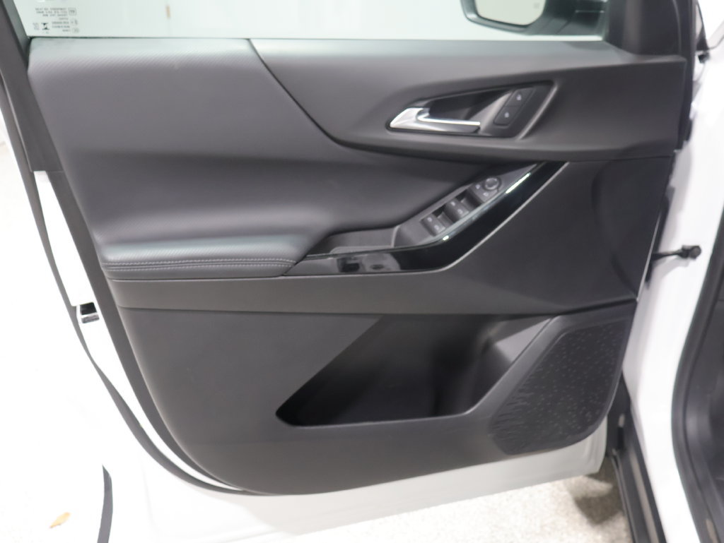 Used 2026 Chevrolet Equinox LT AWD/4WD image 13